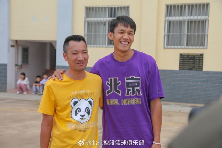 那一封信的故事還在延續(xù) 矣進宏母校的師生們來到北京了！