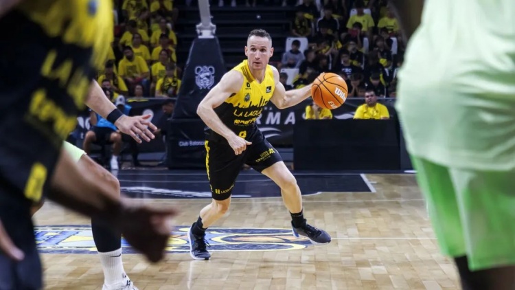 NBA初代老六，42歲進(jìn)入生涯巔峰？！