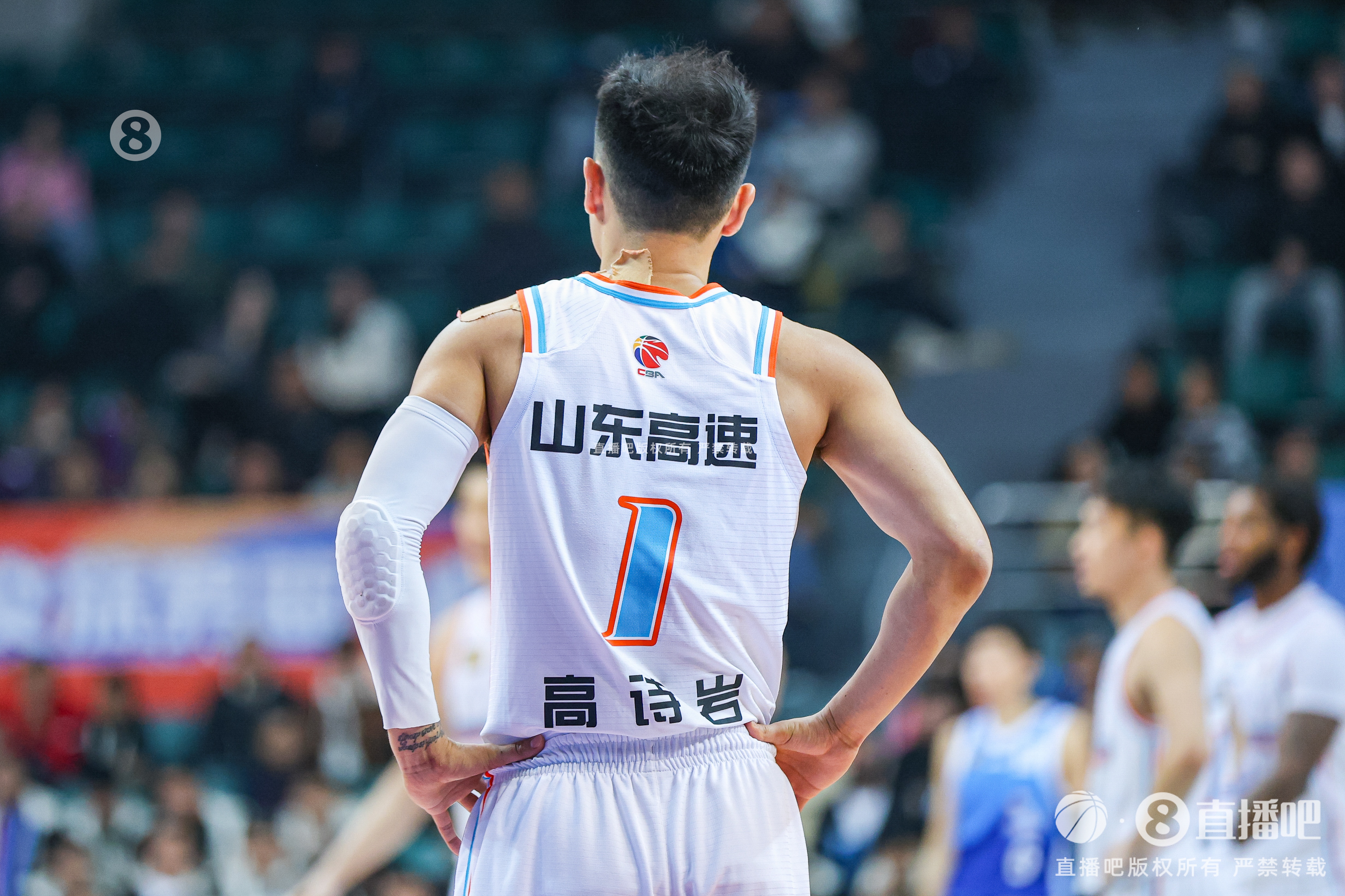 慢熱！首節(jié)山東落后四川1分 全隊(duì)首發(fā)5人單節(jié)合計(jì)僅拿到3分